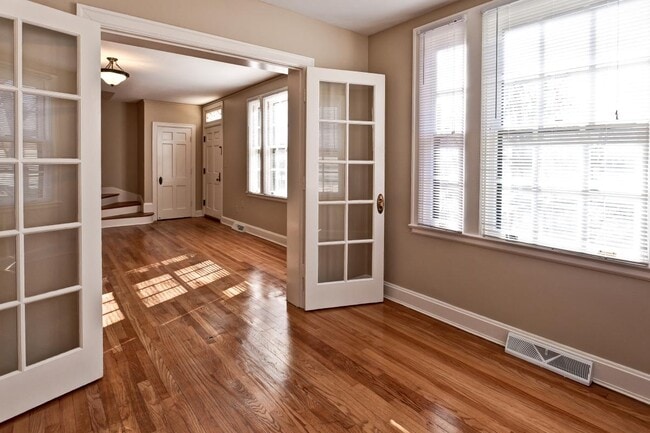 Living Room - Fort Riley On Post Housing Apartments