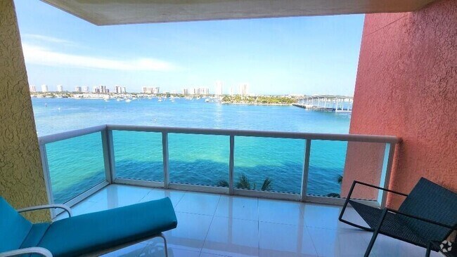 Building Photo - 2640 Lake Shore Dr Unit 710 Rental