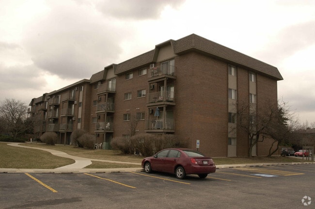 Photo - Lisle Place Condominiums