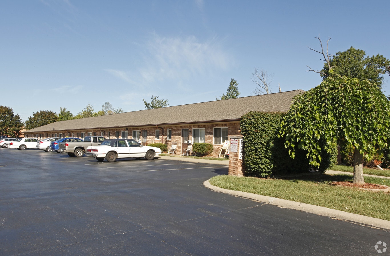 Central Court Apartments - Central Court Apartments