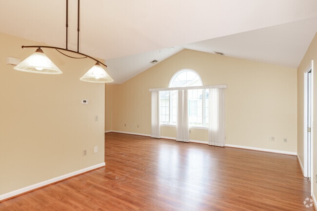 2BR, 2BA - 1,400SF - Living and Dining Area - Vinecroft Apartments