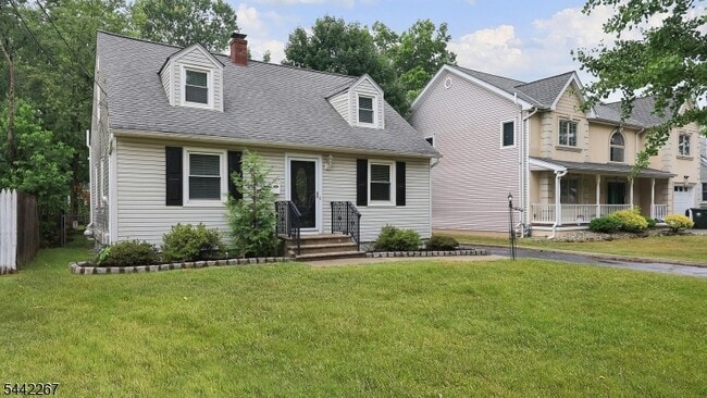 Photo - 1751 Mountain Ave
