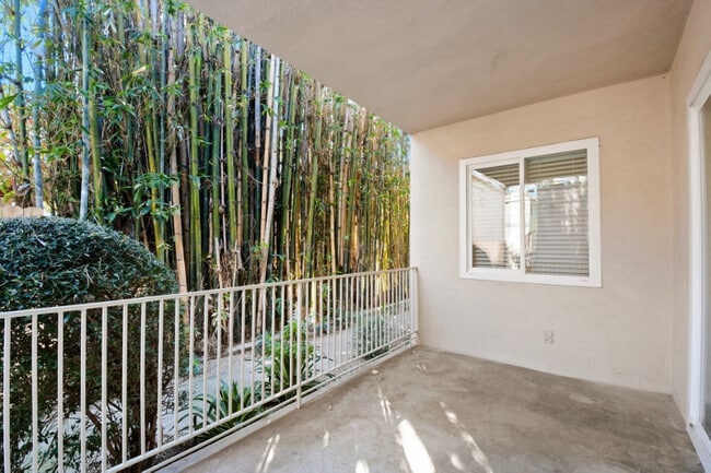 Photo - 1127 18th Street, North of Wilshire Blvd!