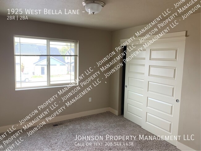 Photo - 1925 W Bella Ln Unit 1