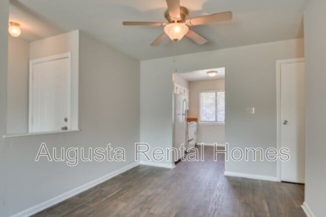 Photo - 2822 Thomas Ln