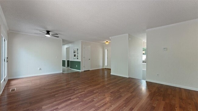Photo - 44 Sandwick Dr