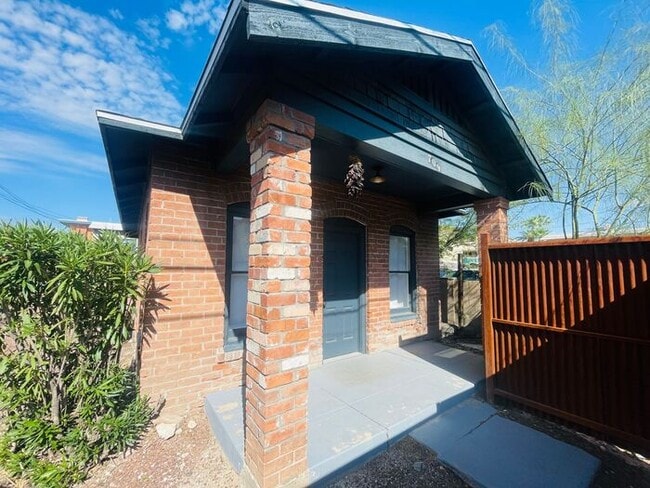 Photo - COMING SOON! 1 Bed / 1 Bath Cottage in U of A Neighborhood!