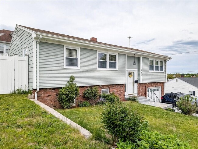 Photo - 130 Smart St