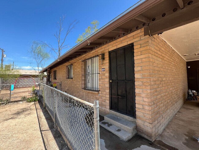 303 E Lester St Unit 1