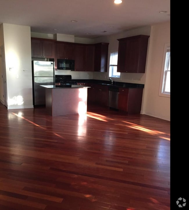 Building Photo - 3114 N Racine Ave Unit 3N Rental