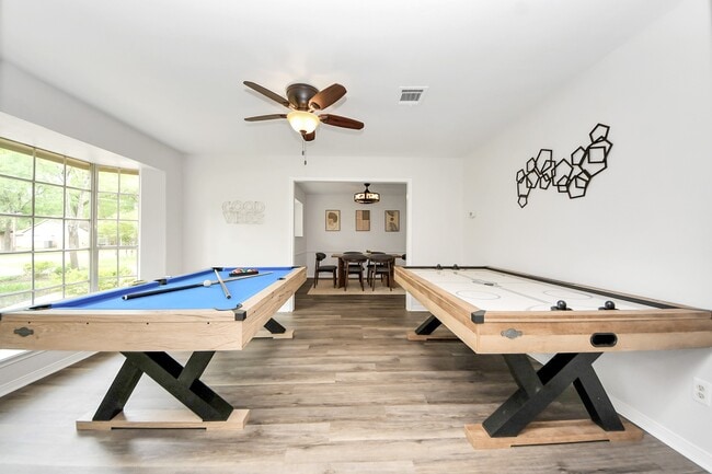 Photo - 563 Landfall Ln