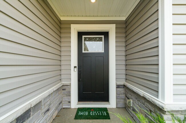 Photo - 84 Lucca Rd