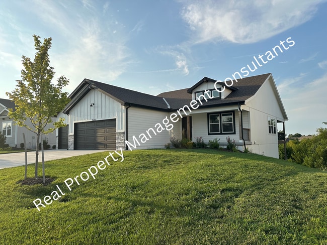 Building Photo - 1628 SW Buckthorn St