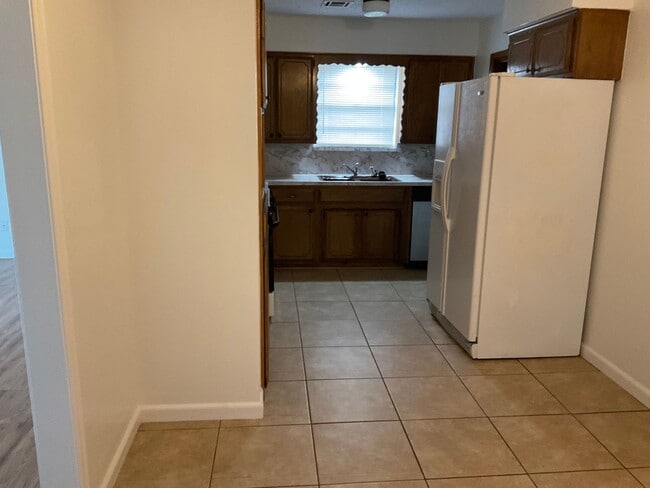 Photo - 3bd 2ba 2 car