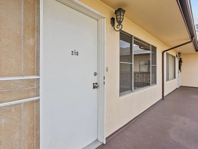 Photo - 312 N Louise St Unit 210