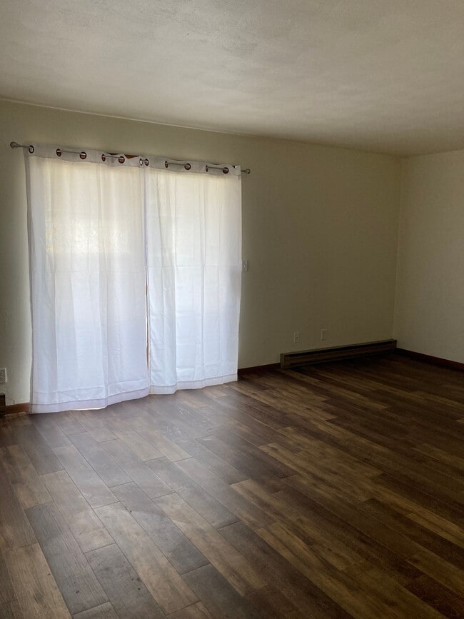Photo - Immaculate Updated 2 Bedroom with 1 Bath w...