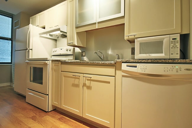 Photo - 197 W Randolph St