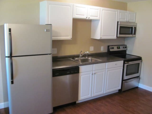 Building Photo - 85 N High St Rental