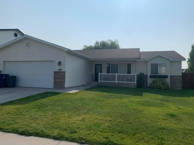 Building Photo - 1318 Ashley Dr