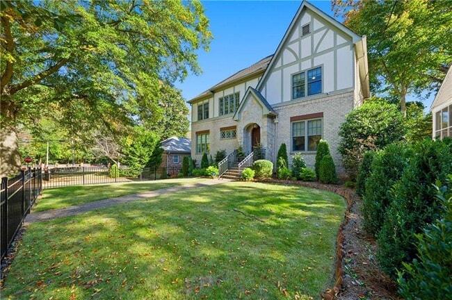 Photo - 1295 Cumberland Rd NE