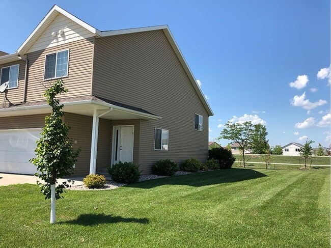 Photo - 3 Bed, 3 Bath Townhome in West Fargo!