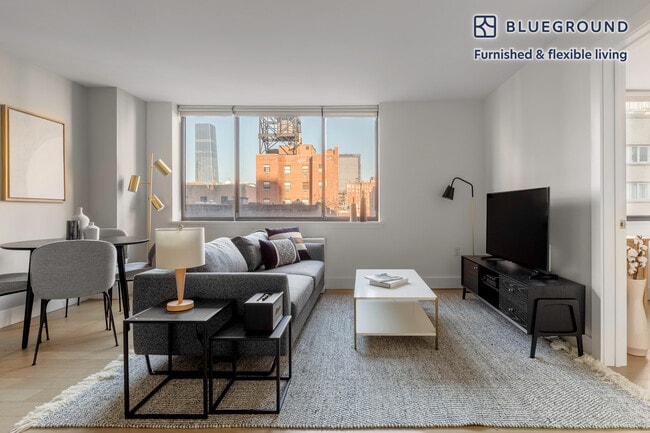Building Photo - 250 W 19th St Rental
