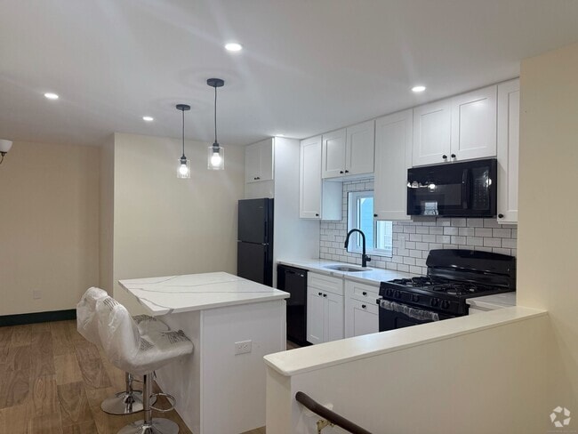Building Photo - 130 Hubinger St Unit 3 Rental
