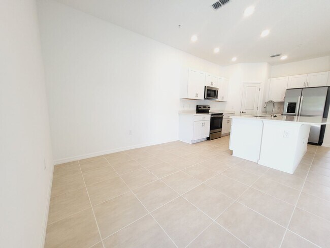 Photo - Gorgeous  3/2.5 Townhouse in St. Cloud