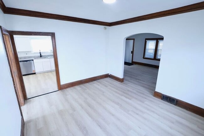 Photo - 295 Noble Ave