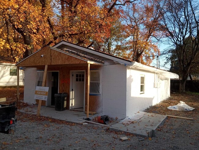 Photo - 1049 Seale Ave