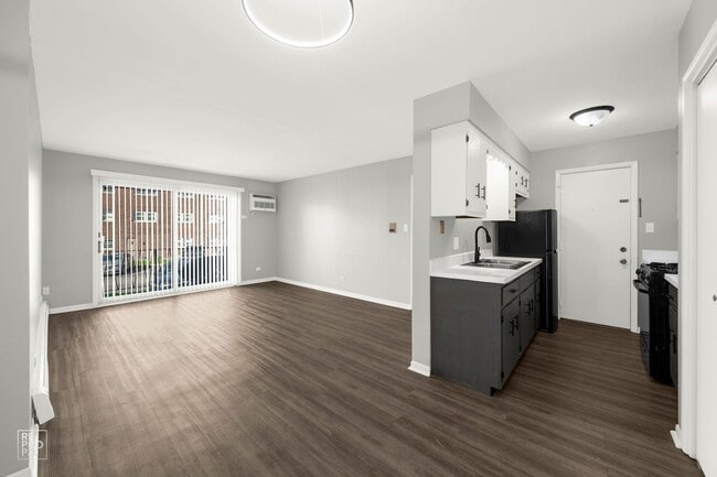 Woodland Court Apartments