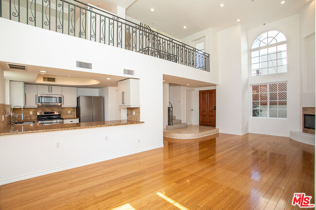 Photo - 1117 18th St Townhome