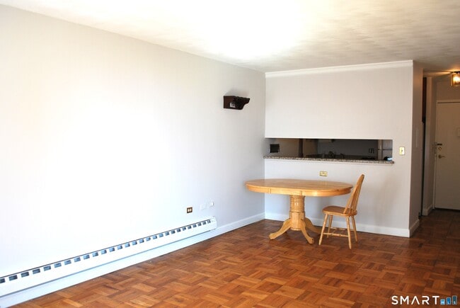 Photo - 87 Glenbrook Rd Unit 7G