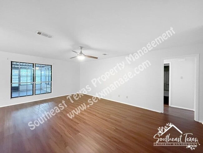 Photo - 1099 Sunmeadow Dr