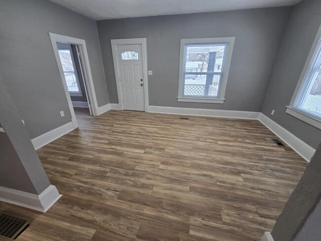 Photo - 104 N Evanston Ave