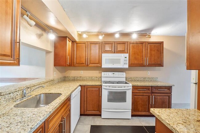 Building Photo - 2157 NW 37th Ave Rental