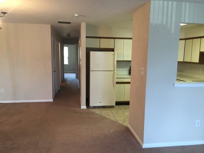 Building Photo - 87 Yellowwood Ct Unit 87 Yellowwood Rental