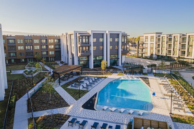 Photo - 10505 Deerwood Rd Unit 322