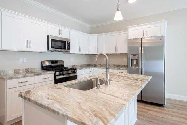 Photo - 2 Edgewater Cir