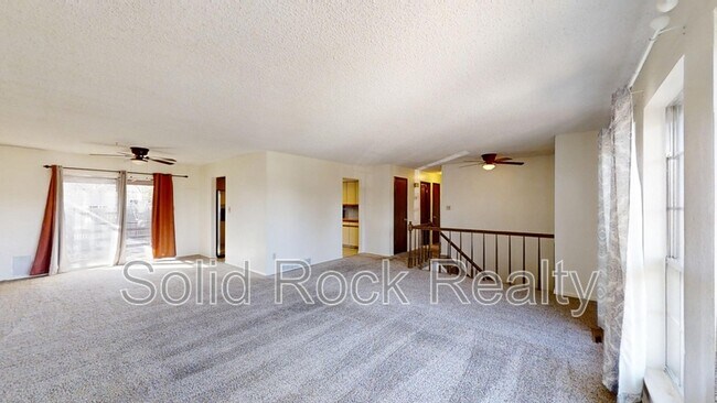 Photo - 2265 Montebello Dr W House