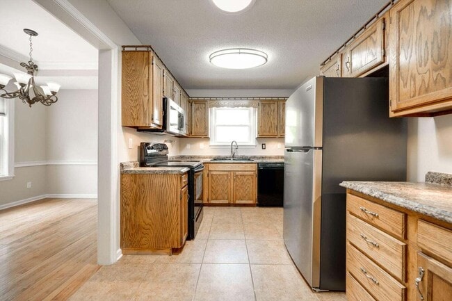 Photo - 176 Hunters Run Cir NW