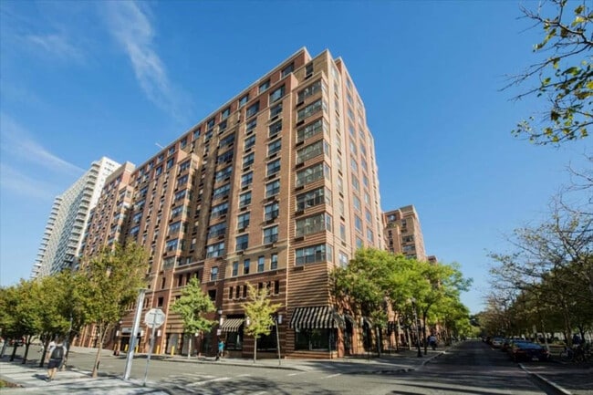 Building Photo - 330 River St Unit SI ID1039860P