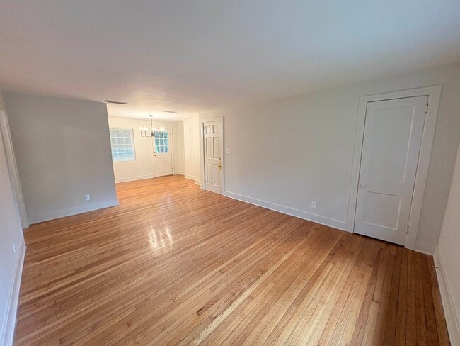 Photo - 202 E Bradford Rd