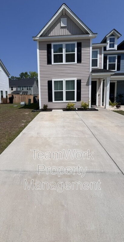 Building Photo - 506 Green Fern Dr