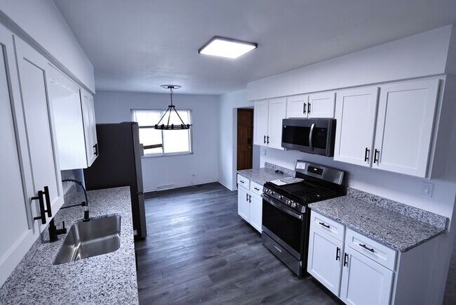 Photo - 1702 Leighton Ave