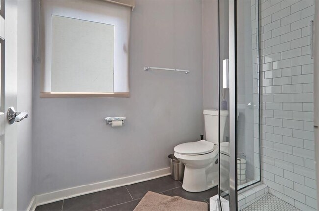 Photo - 472 Martin St SE