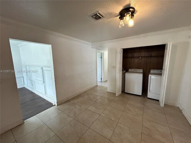 280 SW 8th St