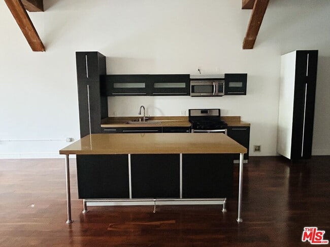 Photo - 652 Mateo St Unit 204