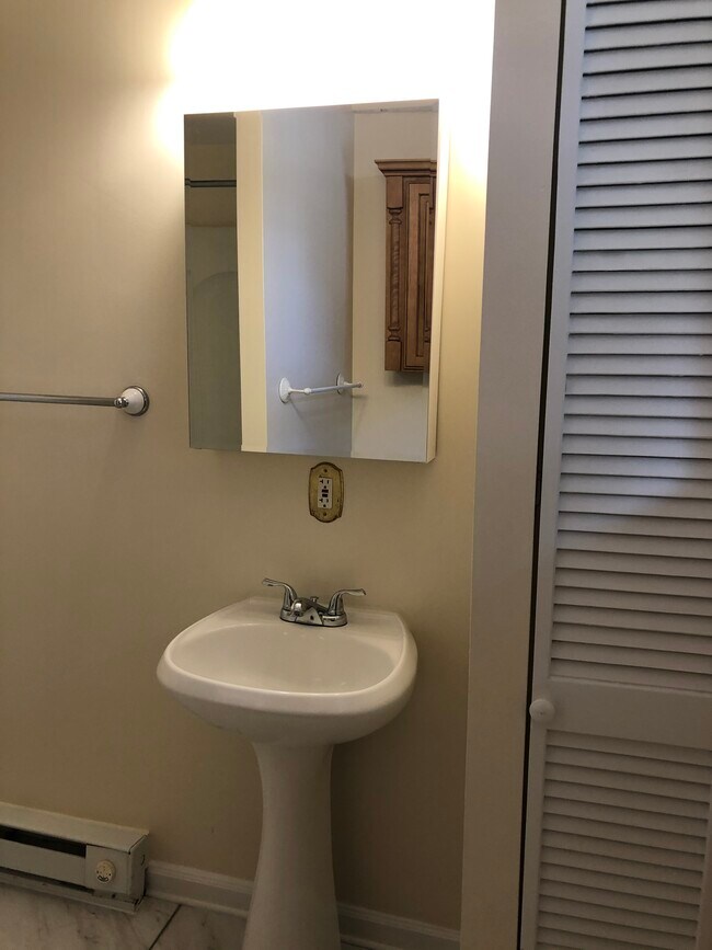 Photo - 812 Marshall St