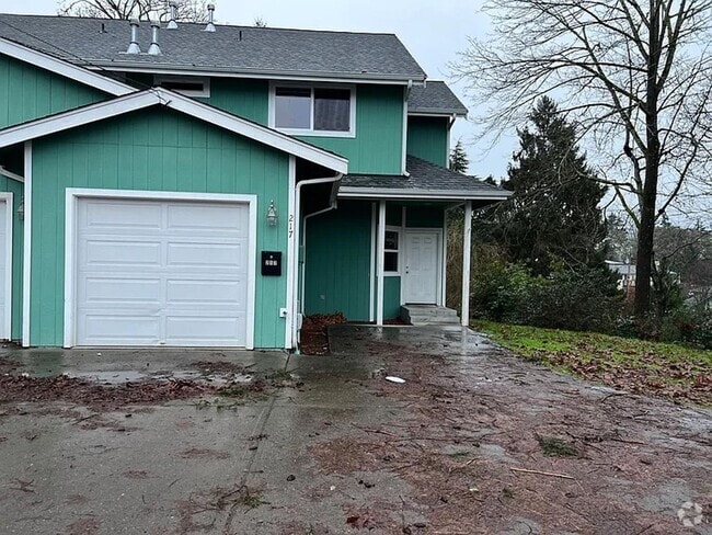 Building Photo - 2 br 2 ba unit near lions field park Rental